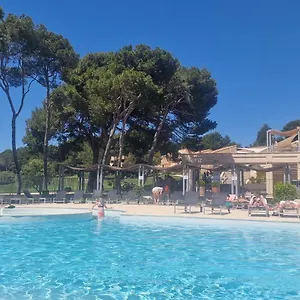 Sur Golf De L'isle-sur-la-sorgue Saumane-de-Vaucluse